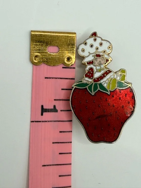 Strawberry Shortcake Enamel Pin -1980’s - Picture 3 of 4
